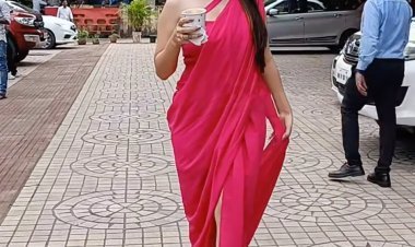 Warina Hussain Amps Up Hotness Quotient In Hot Pink Saree Draped Dress At Yaariyan 2 Trailer Launch
