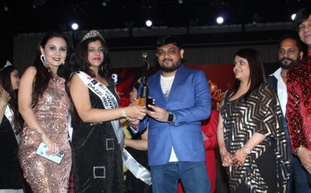 Paritosh aka Aashish Mehrotra made a special appearance as the chief guest at the Miss and Mrs Bhayander 2024 fashion show