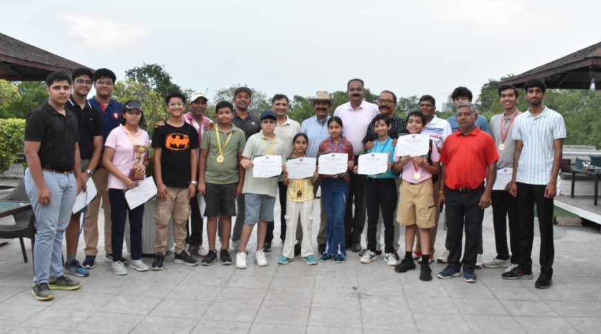 Dev Poddar was Overall Best Boy and Gauri Agarwal was Overall Best Girl